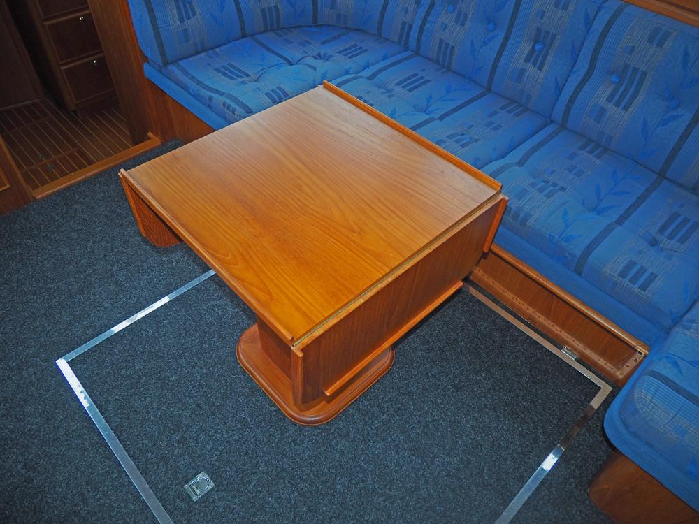 Saloon, Accommodation